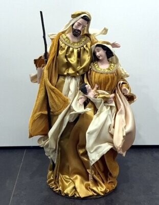 Presepe in Ceramica e Tessuto Presepe in Ceramica e Tessuto