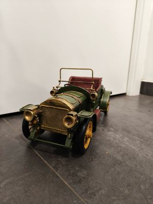 Auto d’Epoca in latta Auto d’Epoca in latta