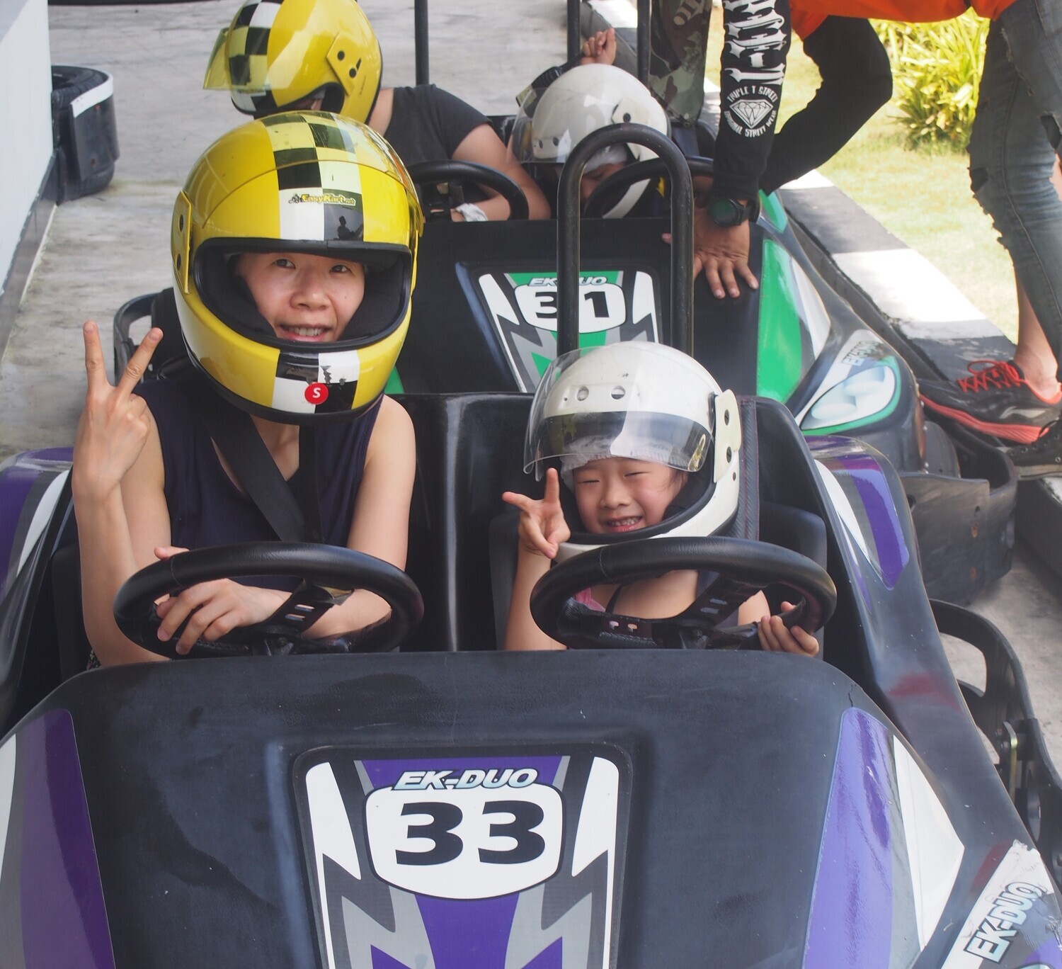 2-SEATER - FAMILY THRILL 2-SEATER - FAMILY THRILL