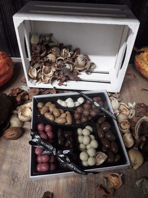 Coffret d'amandes et noisettes