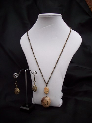 Howlite semi precious stones