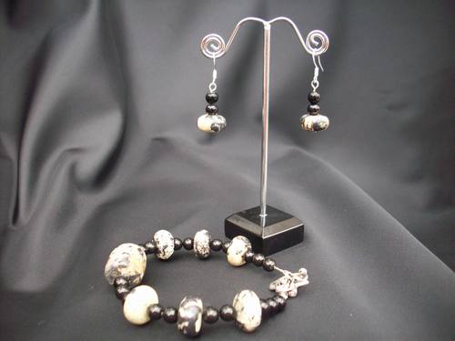 Jet and Howlite