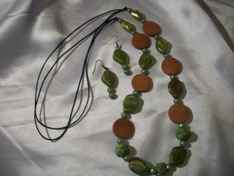 Wood Discs and Chunky Green Beads