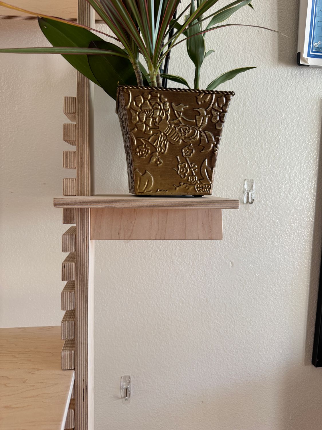 One Side Shelf For Otthsaw Desk