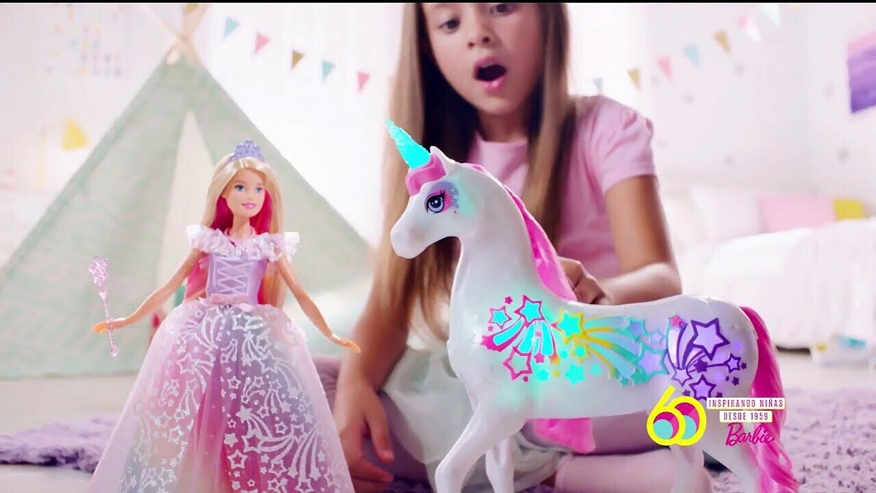 barbie unicornio brillante