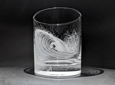 Engraved Surfer Whisky/tumbler glass