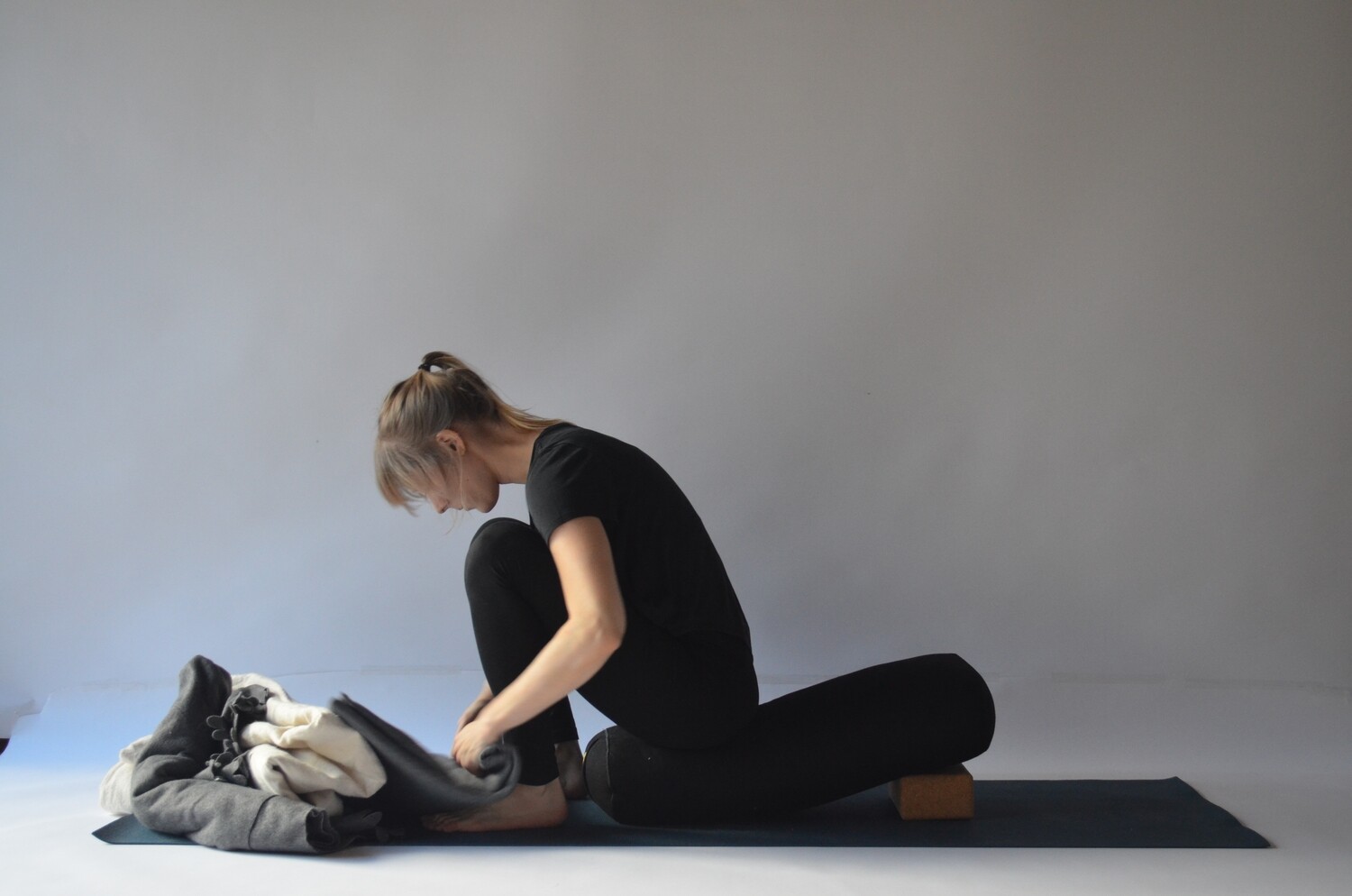 Cours de Restorative + Pranayama Cours de Restorative + Pranayama