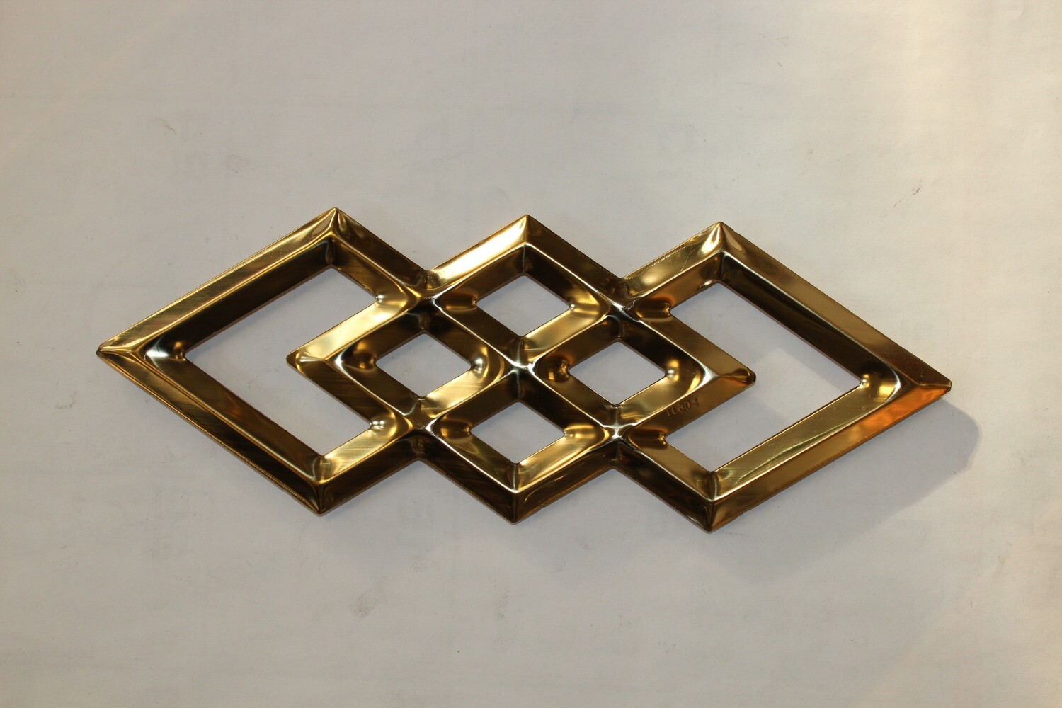 4“ TRIPLE DIAMOND GOLD 金 三菱