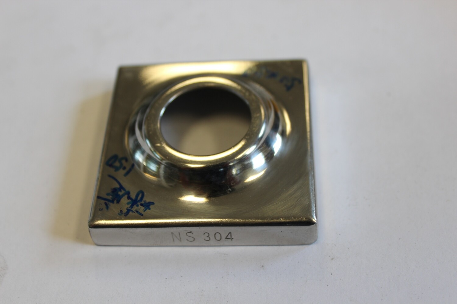 2” x 2“ BALL STAND SILVER 银球座