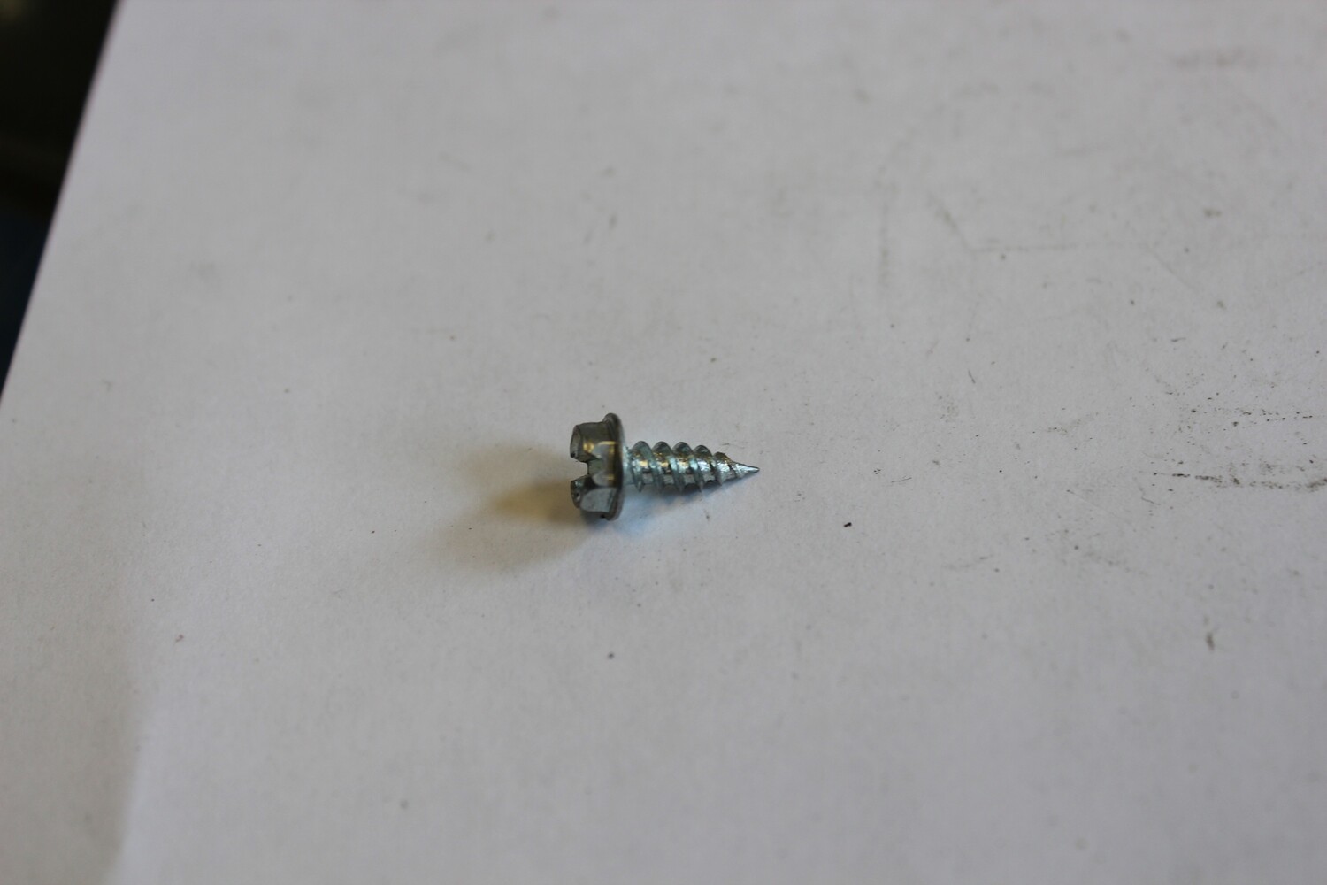 Alm.awning SCREW 带胶垫 螺丝