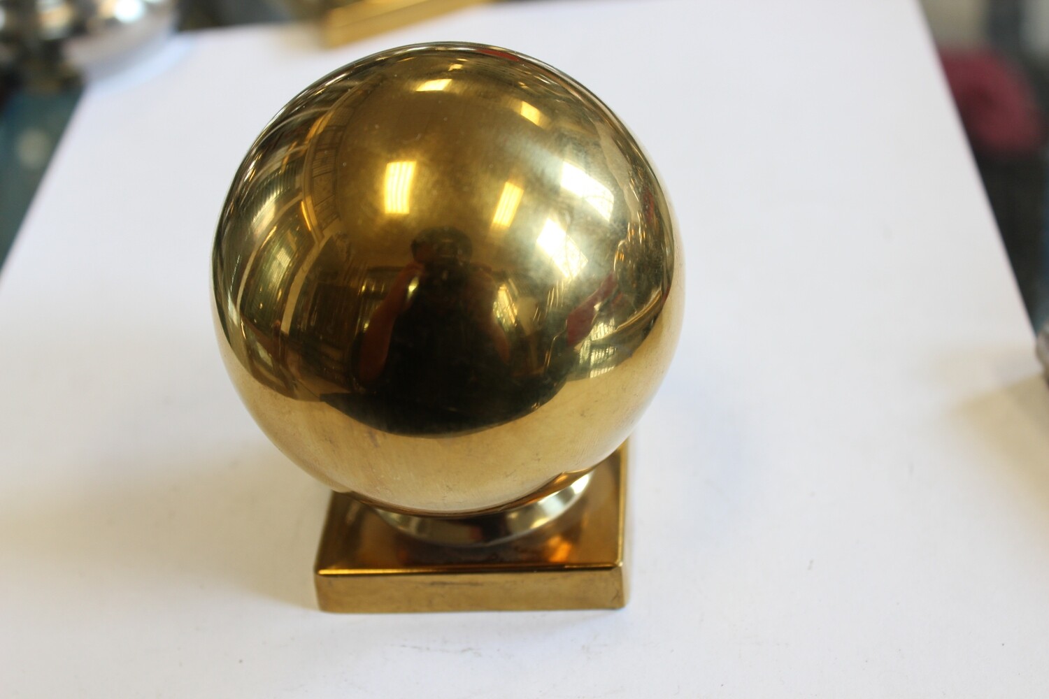 2" x 2" 3" ROUND GOLD  BALL W/BASE (金色连体球）