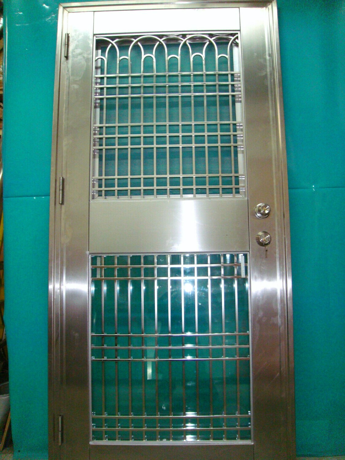 36" x 80" STORM DOOR 防风暴安全门