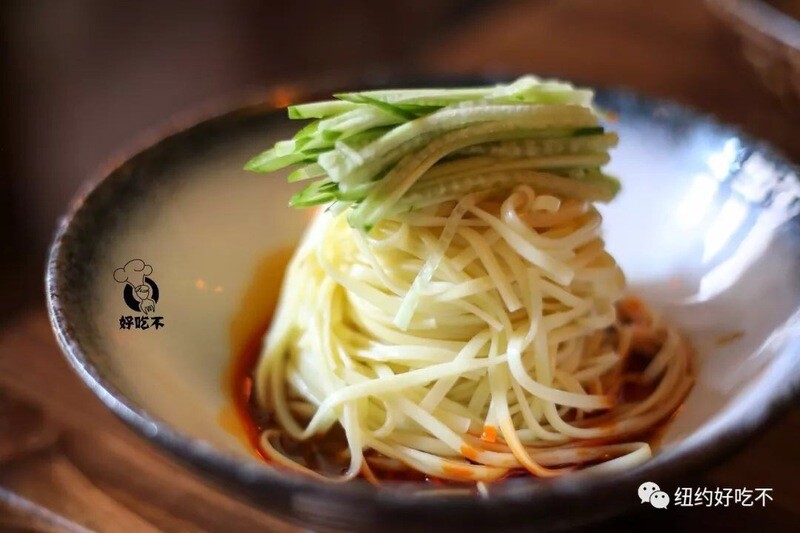Cold Noodles w-Sesame Sauce & Spicy Sauce 新川凉面
