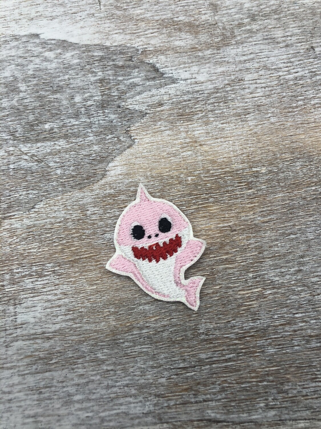 Baby shark pink Feltie