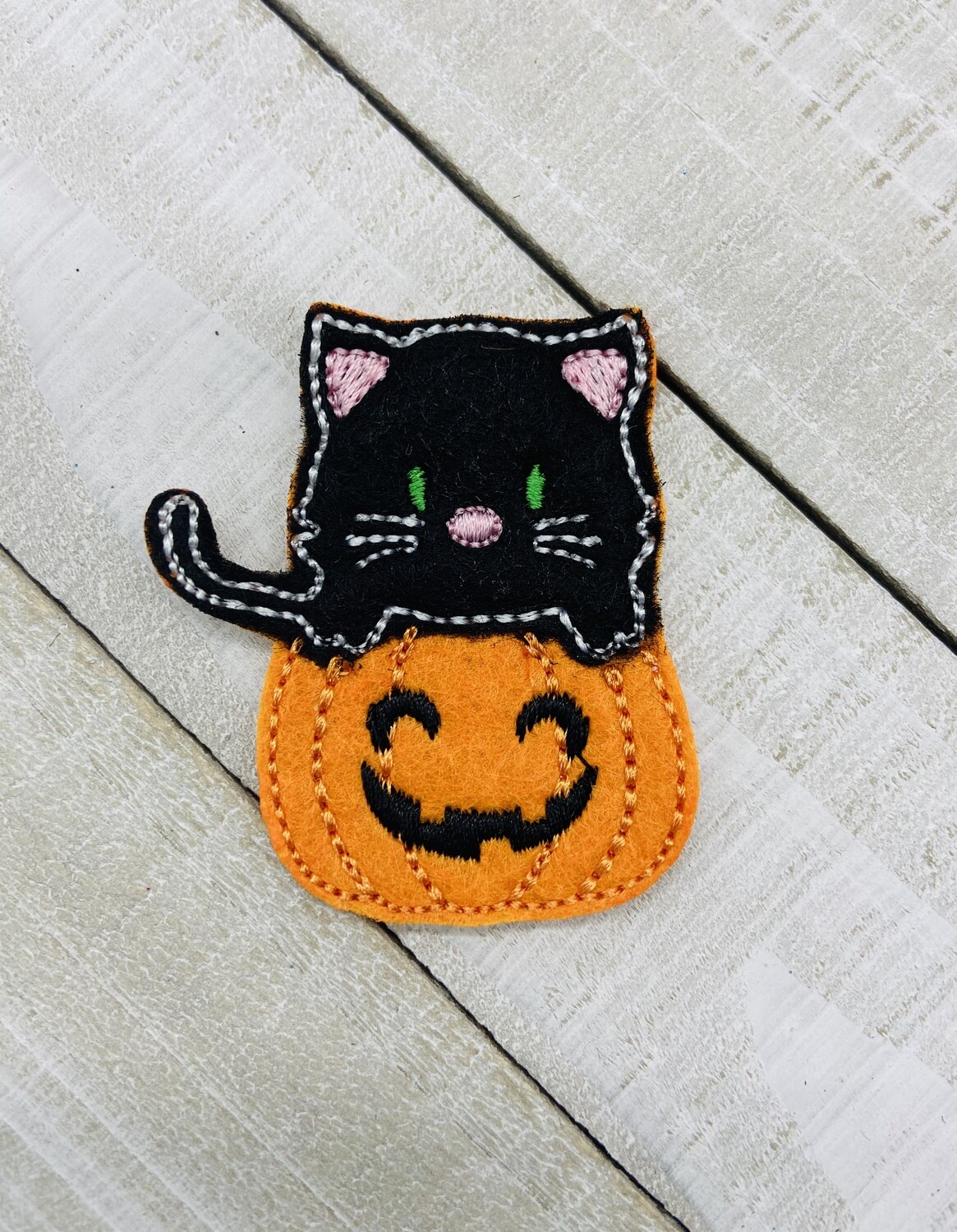 Cat and pumpkin feltie