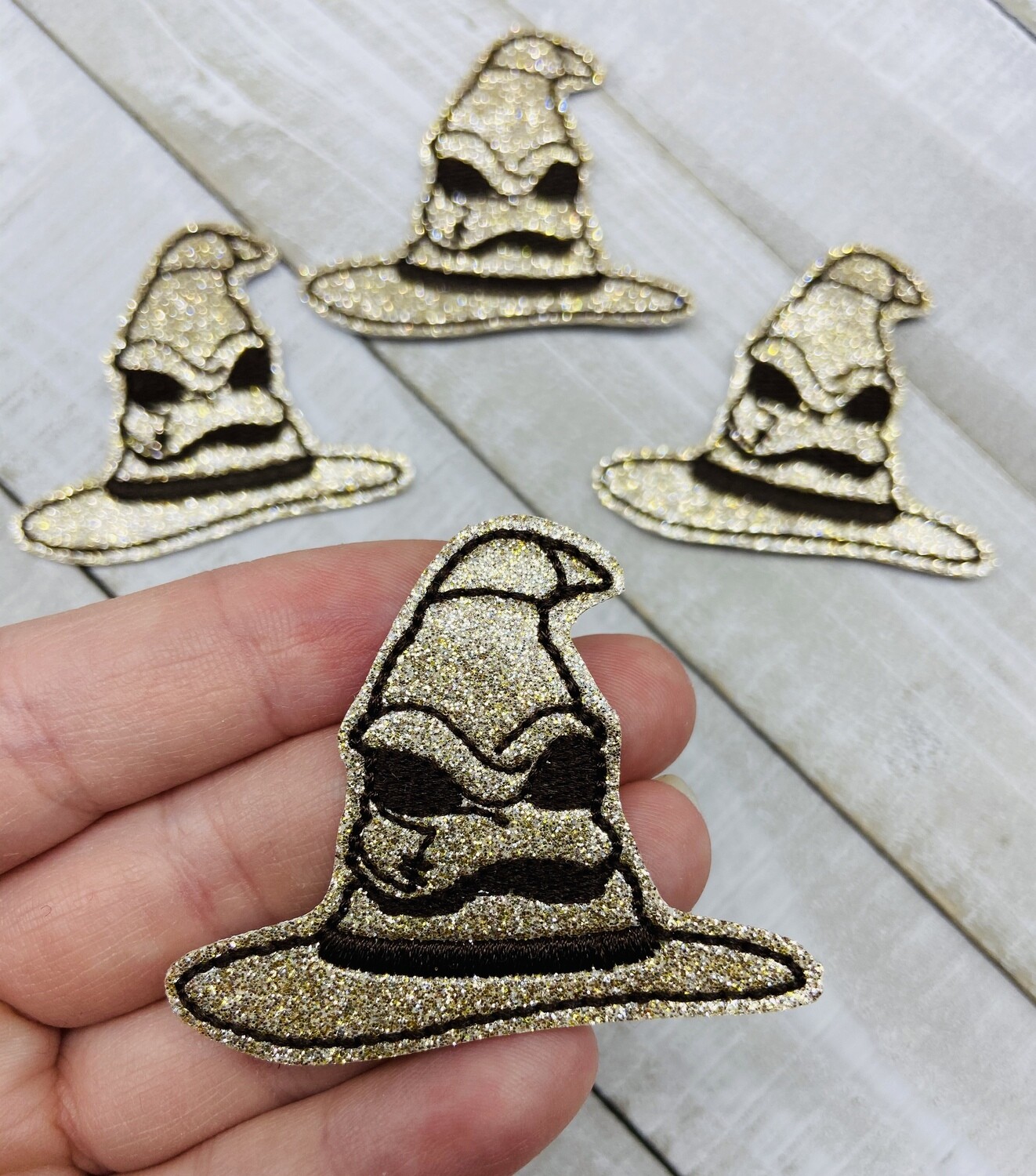 Sorting hat feltie