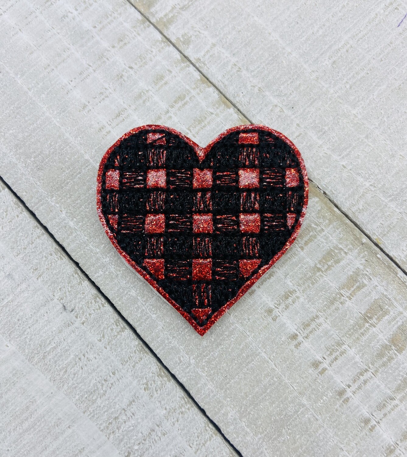 Plaid heart Feltie