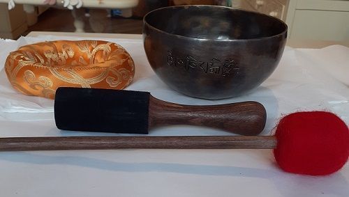 20cm Himalayan Singing Bowl with soft mallet, stick, cushion and case