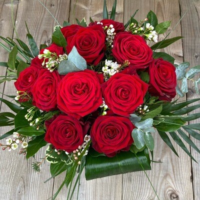 Ruby-Rose 12 Valentine Hand-Tie