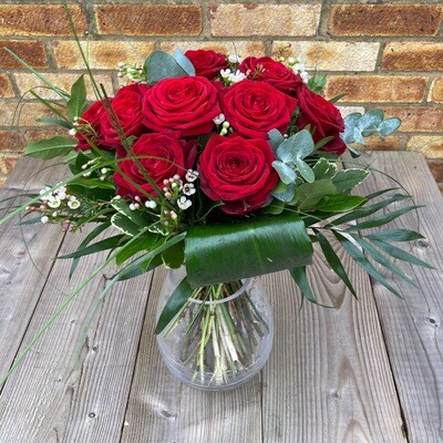 Ruby-Rose 12 Valentine Hand-Tie