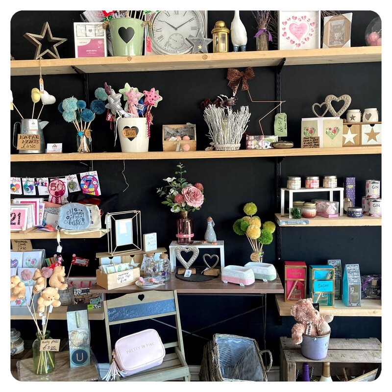 buds &amp; blooms Gifts