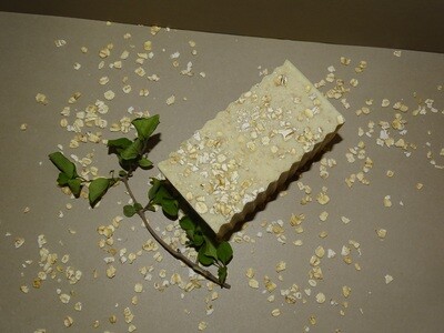 Acne and/or eczema Soaps/ Savons contre l'acné et / ou l'eczéma