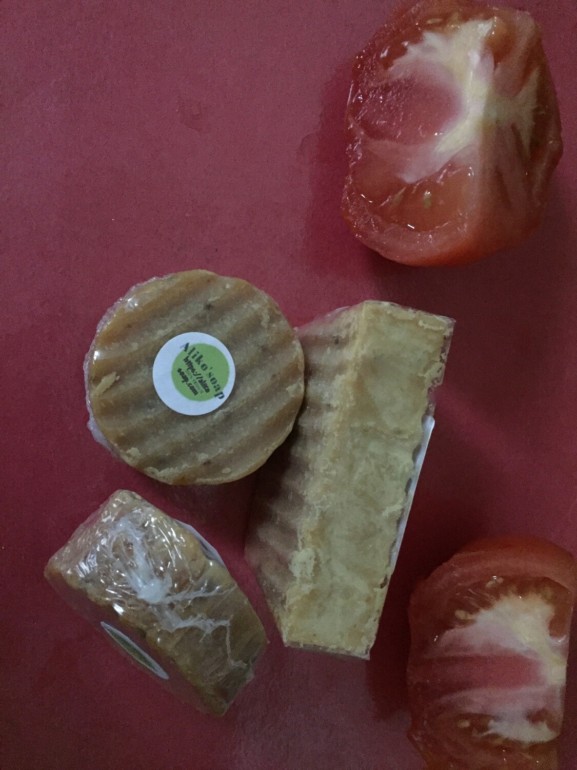 Unscented Tomatoes &amp; Thyme/ Savon aux tomates et thin sans parfum