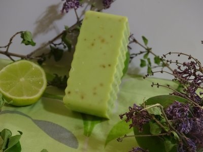 Lavender-Lime Soap / Savon Citron vert Lavande Lavender-Lime Soap / Savon Citron vert Lavande