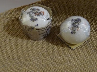 Lavender Pink Salt Bath bomb/ Bombe de bain Sel Rose-Lavande