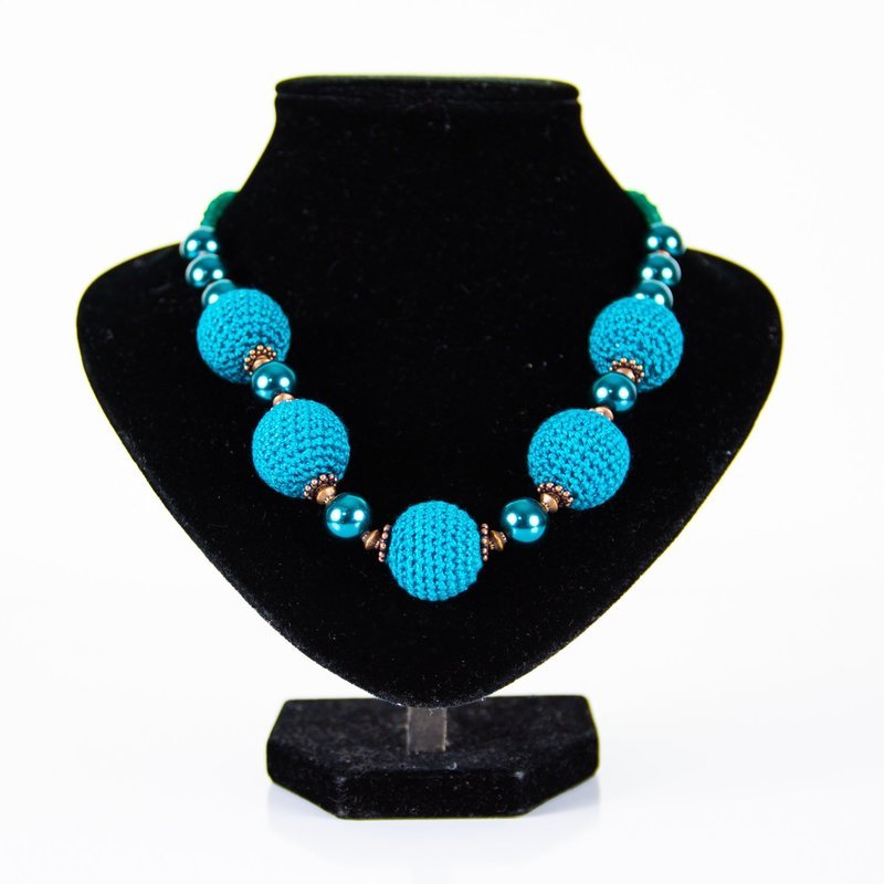 Tamborēta kaklarota / Crocheted Necklace