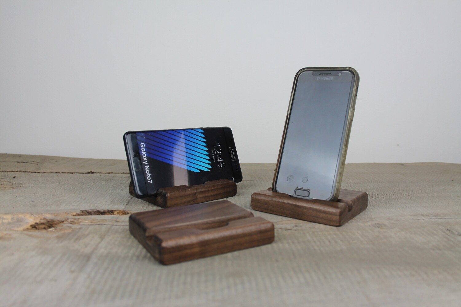 Walnut Phone Stand 12mm, Docking Station