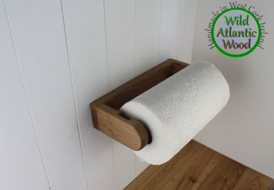 Handmade Solid Oak Kitchen Paper Towel Holder – Wall or Cabinet Mounted Rustic Organizer | Farmhouse Kitchen Decor | Housewarming Gift