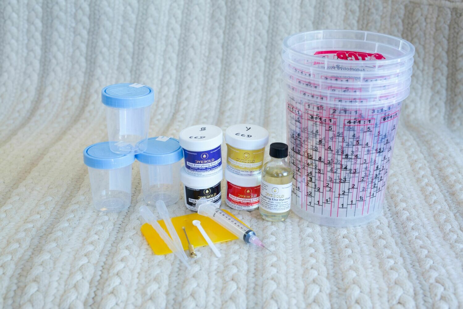 2 oz Kit DyeBold Everything Else Dye Kit: Includes dye fixative and containers. For Polyester, Viscose And Cotton Fibers. Additional invoice for International Orders for shipping adjust) 