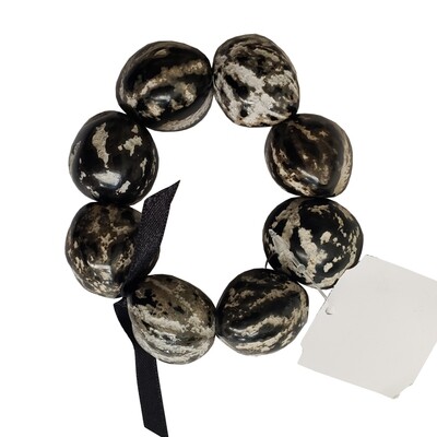 Kukui Nut Wristlet - White/Black Pattern
