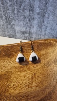 Onigiri Earnings - Polymer Clay Food figure, Miniature Figure, Japanese Food, Fake Food accessories, Real looking food, earrings, Clay Food, Sweets, Figure, Fake food Figure, Miniature Figure, Japanese food samplings, Food Display, 3D figure 