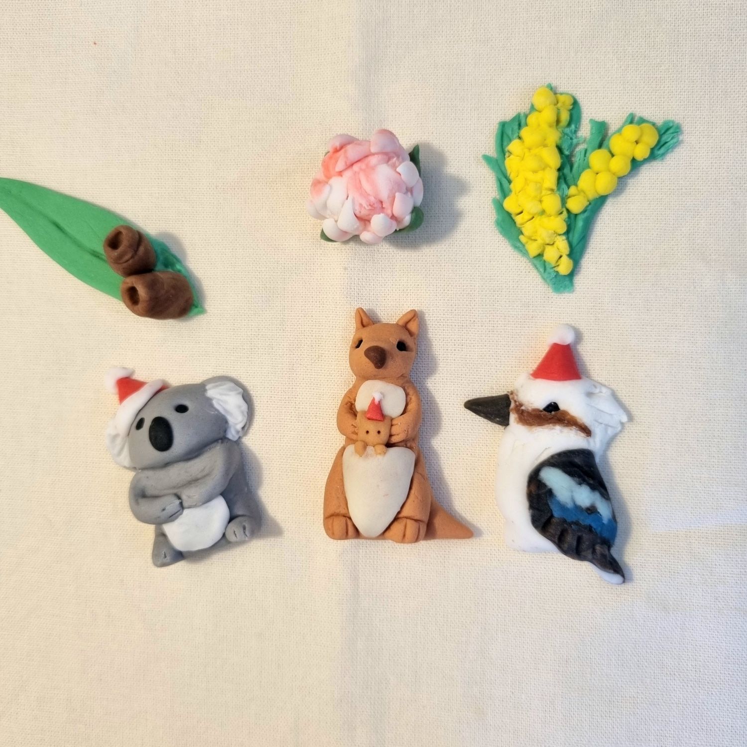 [FREE DELIVERY] Christmas Edible Sugar Paste Cake toppers Set of 6