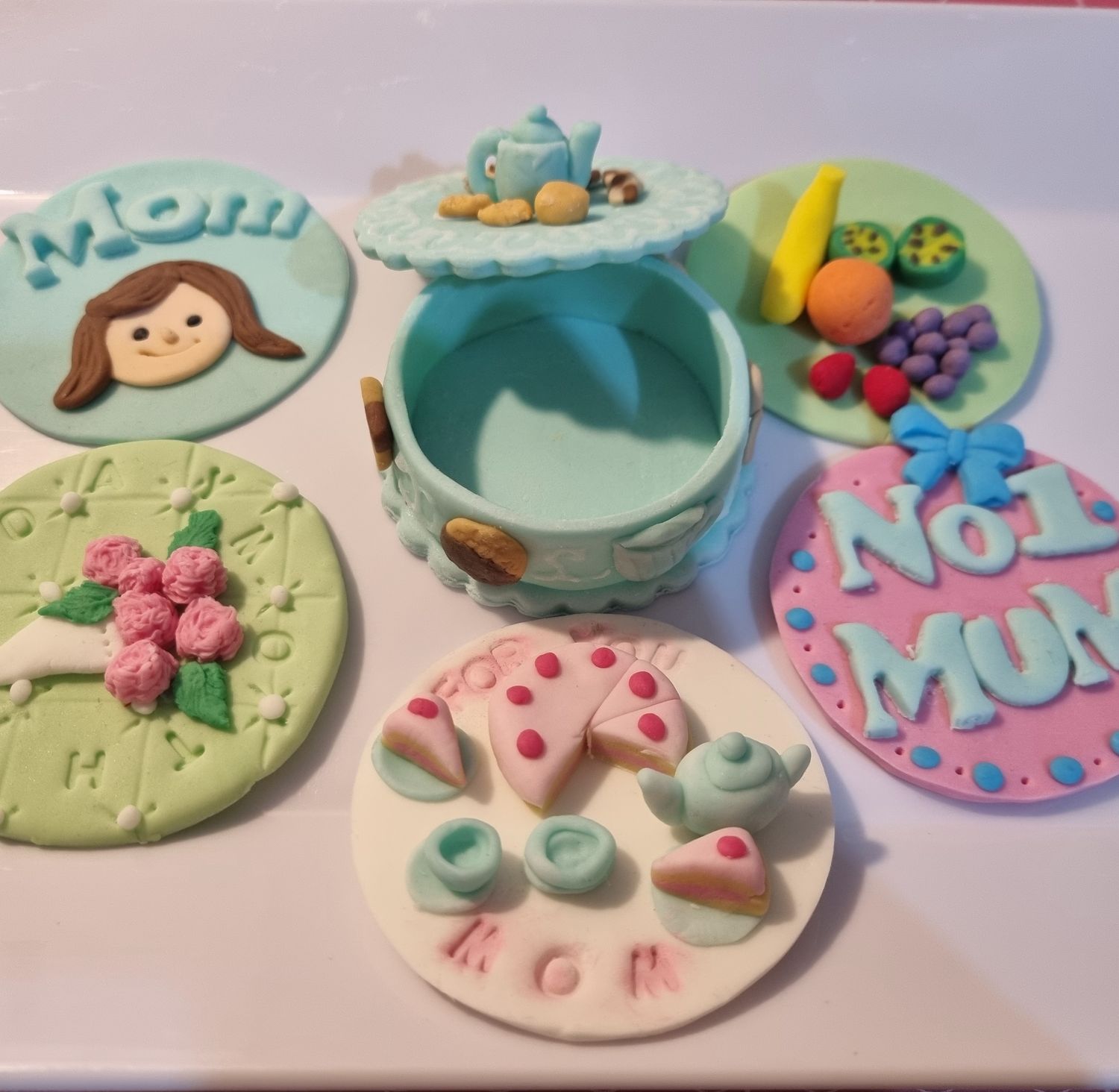 Mothers Day Fondant Cupcake Topper 6 pcs