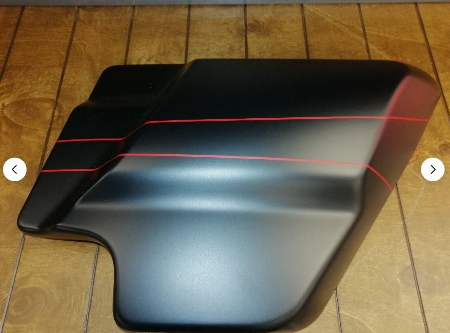Harley-Davidson SIDE COVER RIGHT HAND - BLACK DENIM WITH PINSTRIPE 57200078DBN