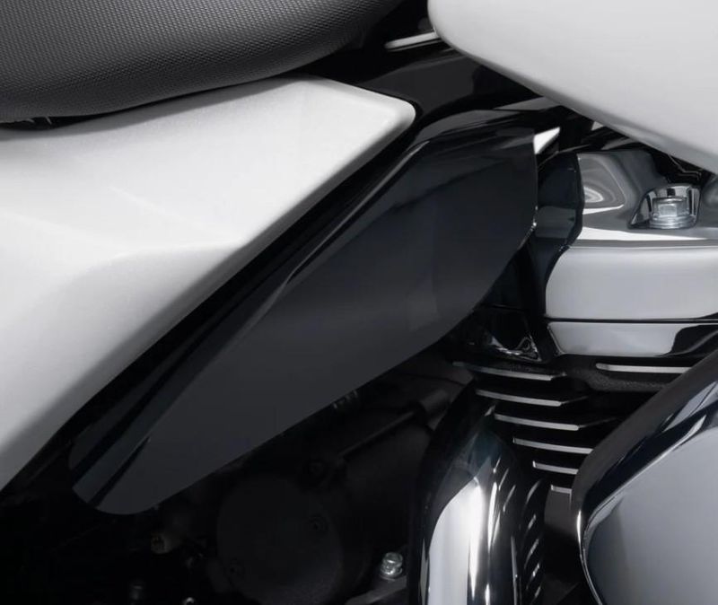 Harley-Davidson Mid-Frame Air Deflector 57200418