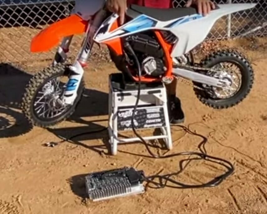 Acculader KTM 5E (minicrosser)