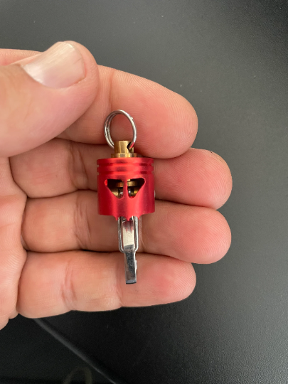 KYLINK Quick release connector Key chain with Skull Piston Bob Car Pendant Double Swivel PVD Red 00018