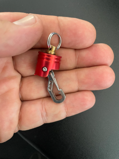 KYLINK Quick release connector Key chain with Skull Piston Bob Car Pendant Double Swivel PVD Red