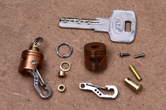 KYLINK Quick release connector Key chain with Skull Piston Bob Car Pendant Double Swivel Light Cupper 00020