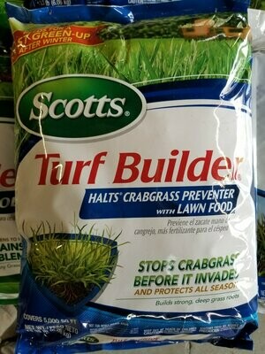 Scotts Turf Builder Halts with Crab Prevention