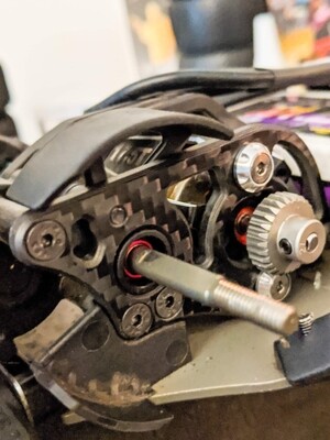 TLR 22 Series Lay-down Carbon Motor Plate V2