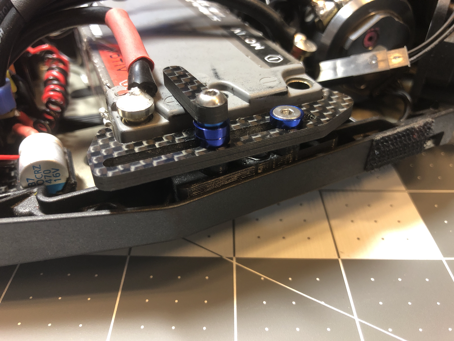 TEAM LOSI RACING Battery Mount Set 22 4.0 – Batteriehalterung Für RC-Modelle, Aus Kunststoff