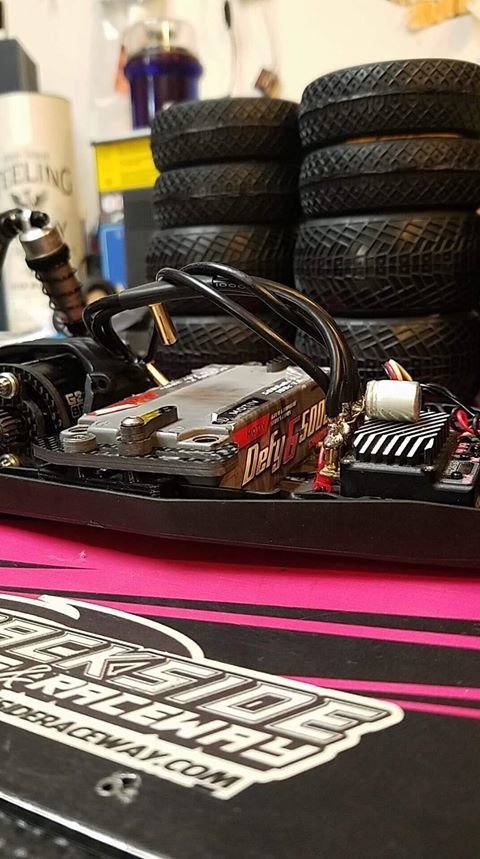 TEAM LOSI RACING Battery Mount Set 22 4.0 – Akkuhalterung Für RC-Modelle, Aus Kunststoff