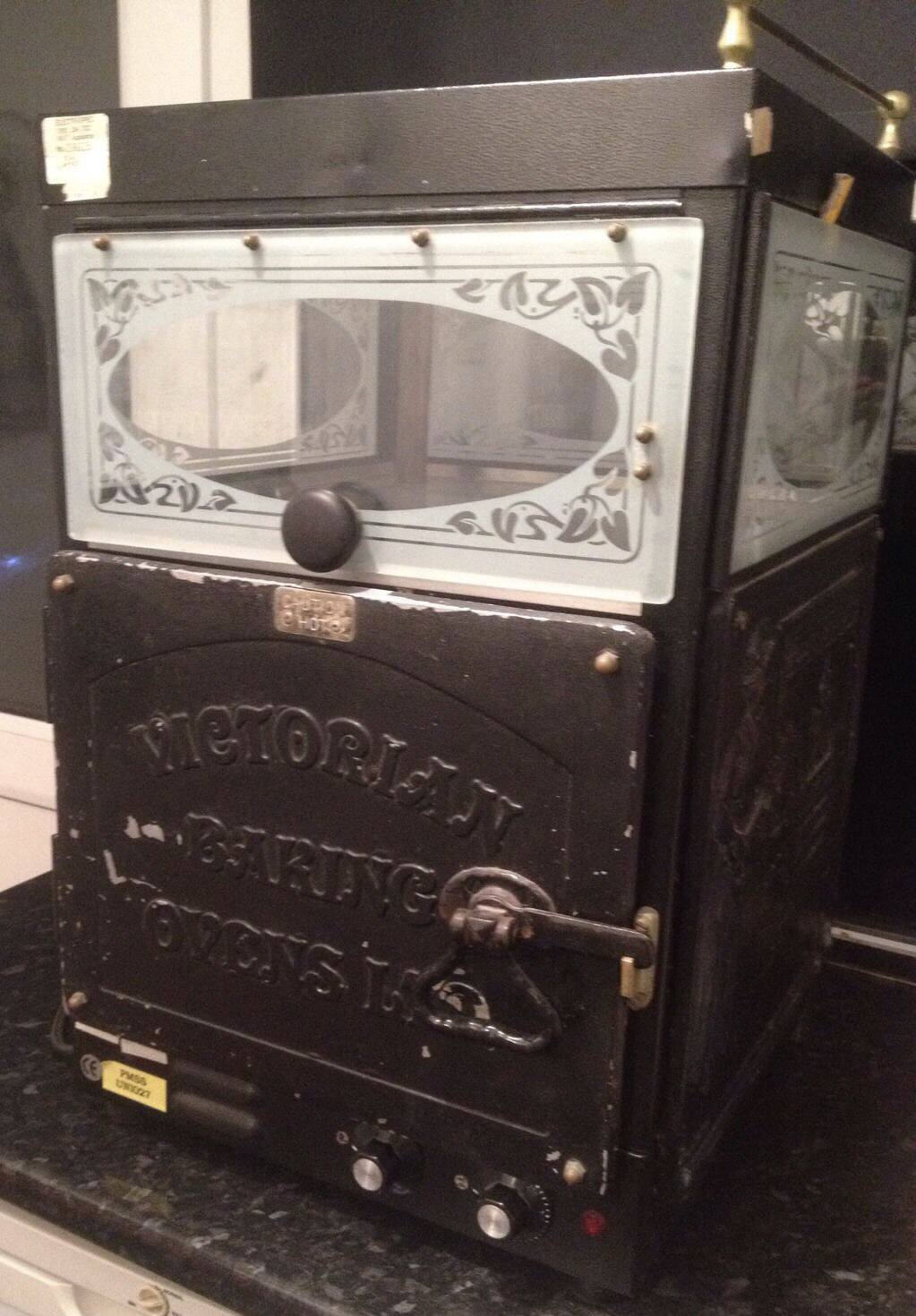 Potato oven with display cabinet
