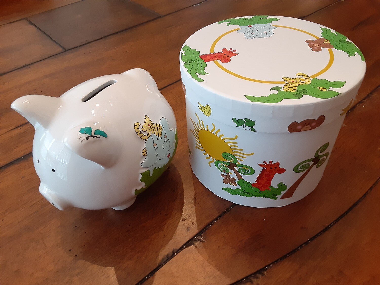 JUNGLE DESIGNED CERAMIC PIGGY BANK JUNGLE DESIGNED CERAMIC PIGGY BANK