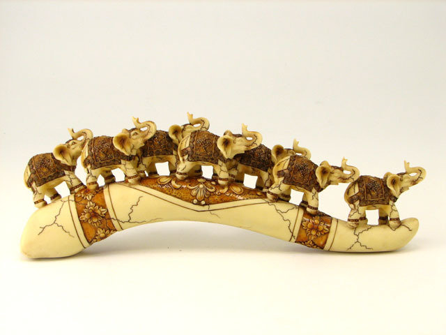 7 IVORY LIKE ELEPHANTS ON BRIDGE 7 IVORY LIKE ELEPHANTS ON BRIDGE
